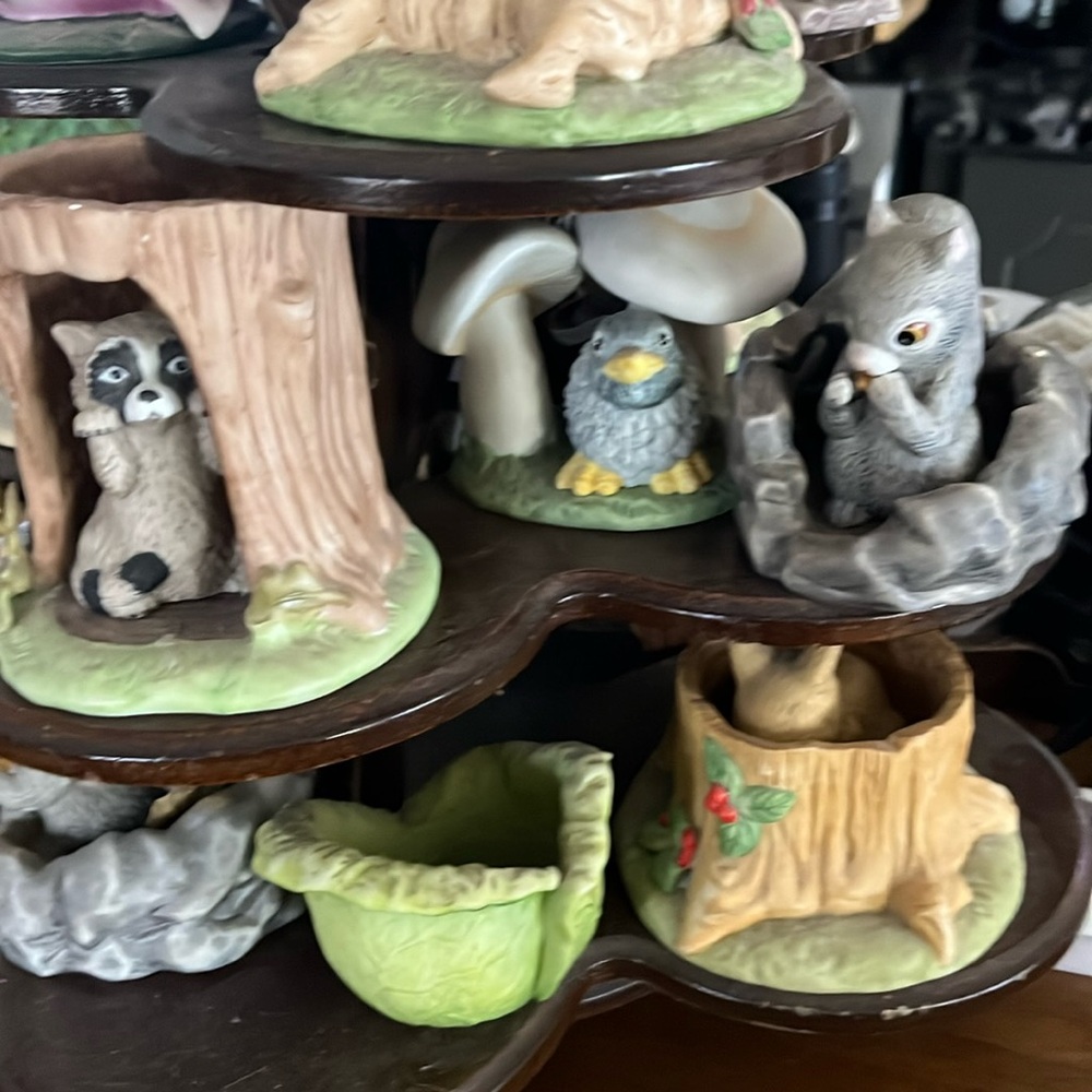 Franklin mint Woodland Surprises Figurines and shelf
